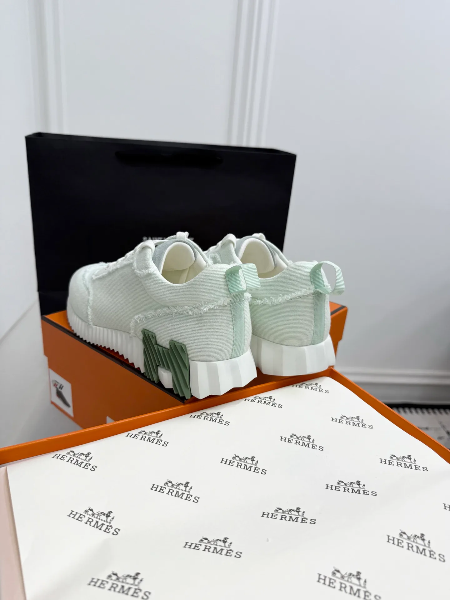 Кроссовки Женские Hermes 199480
