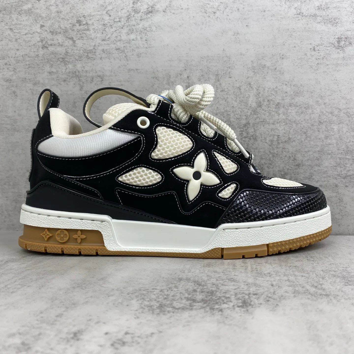 Кроссовки Женские Louis Vuitton 18747156