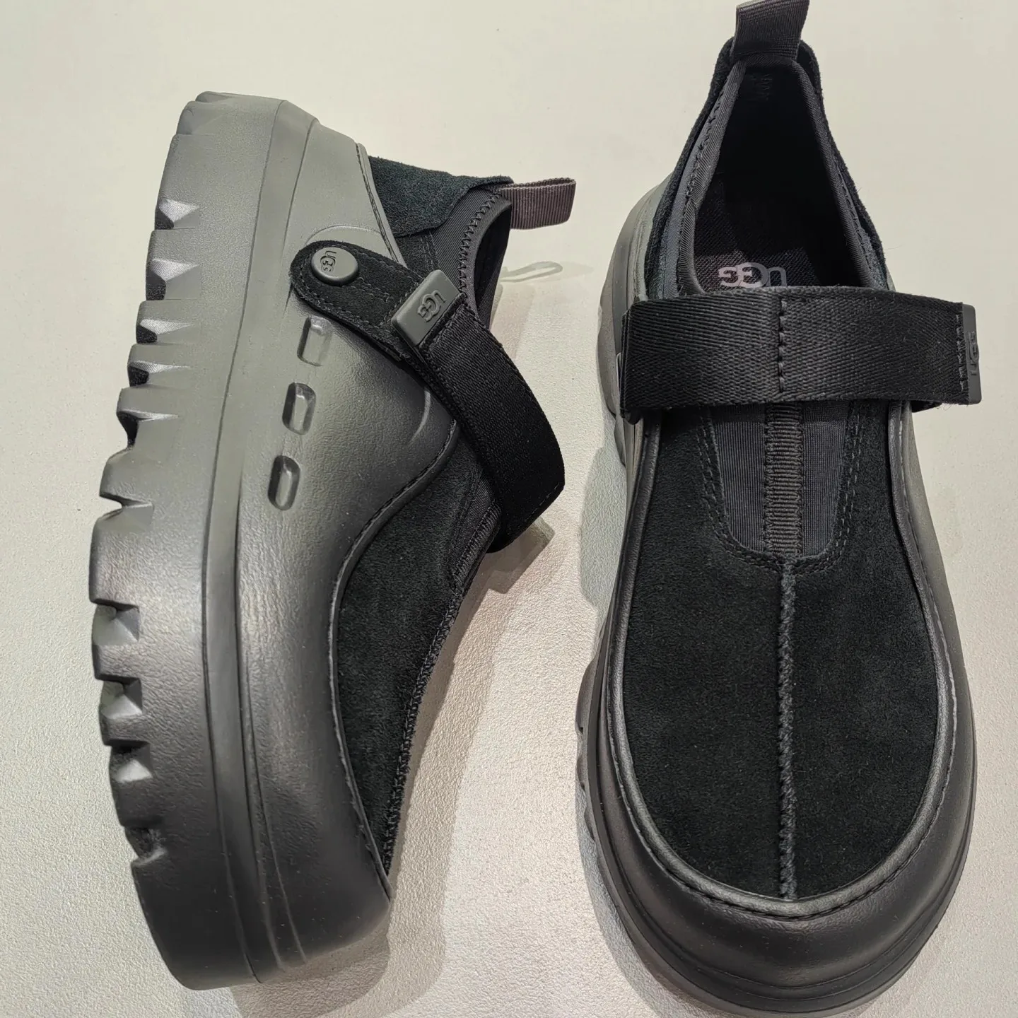 Кроссовки Женские Ugg 18708892