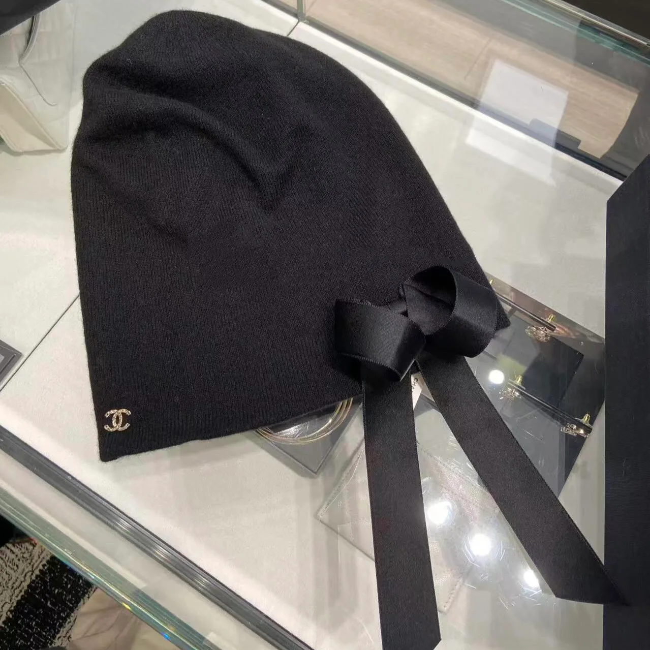 Головные Уборы Chanel 18347796