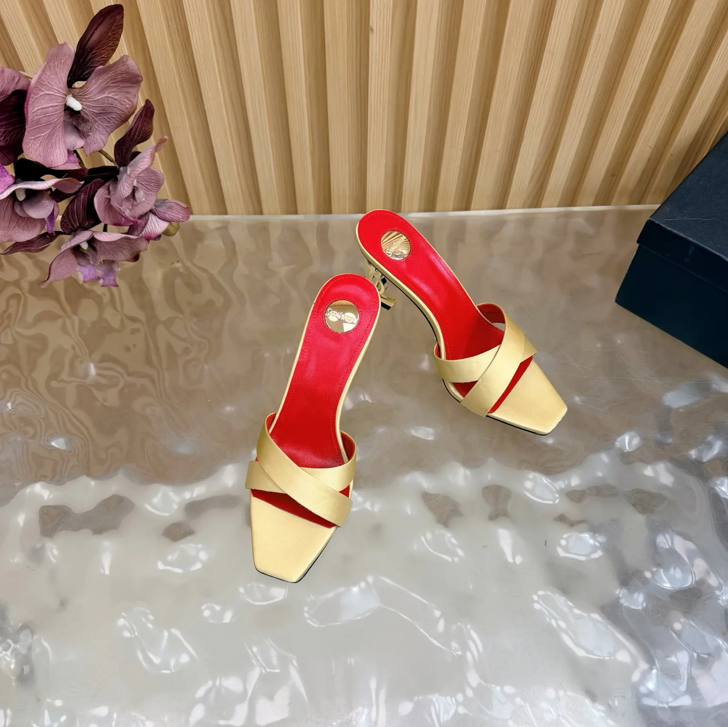 Босоножки Женские Saint Laurent 655601