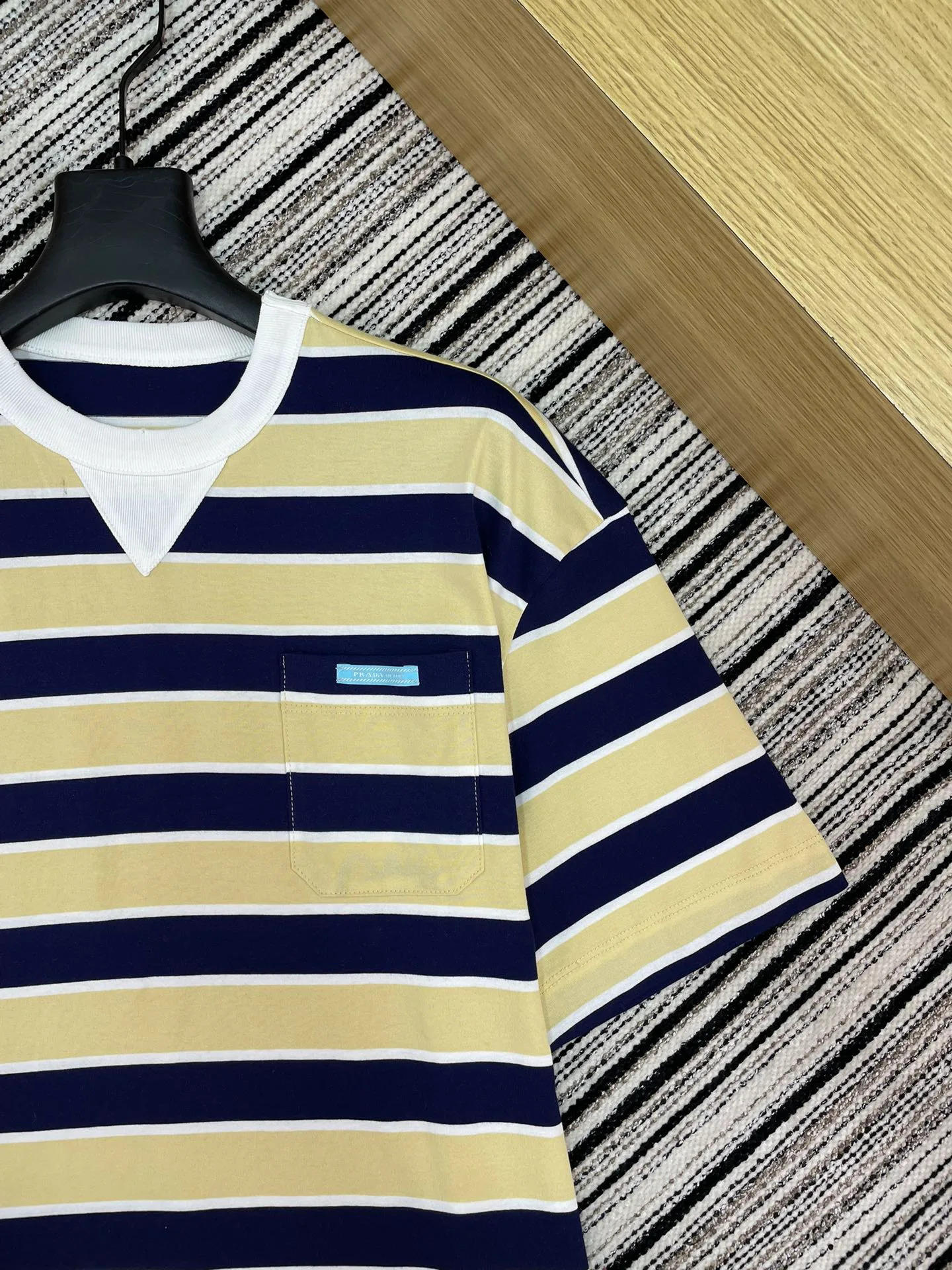 Футболки Женские Prada 2302695