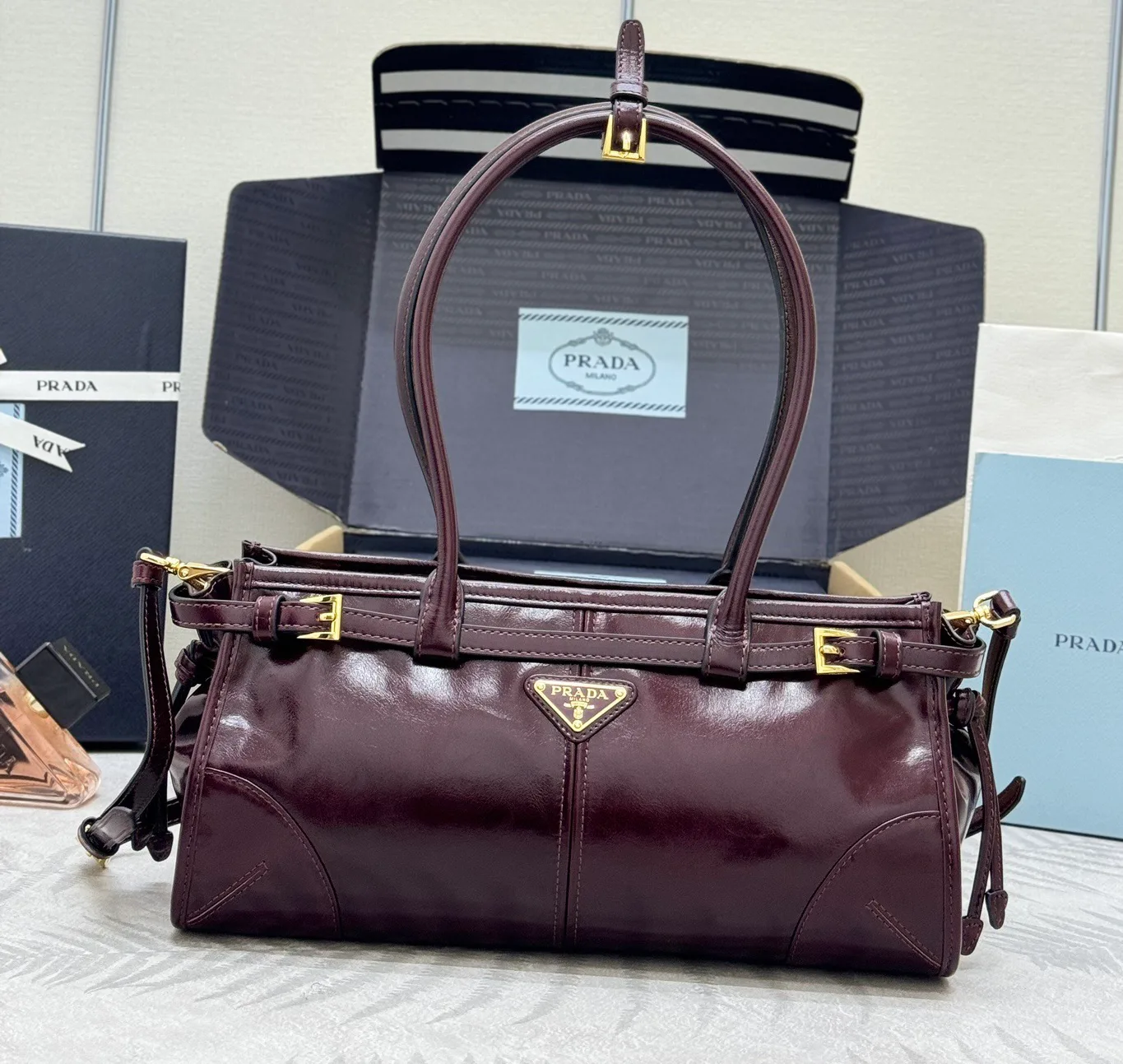 Классические Сумки Женские Prada 11462503