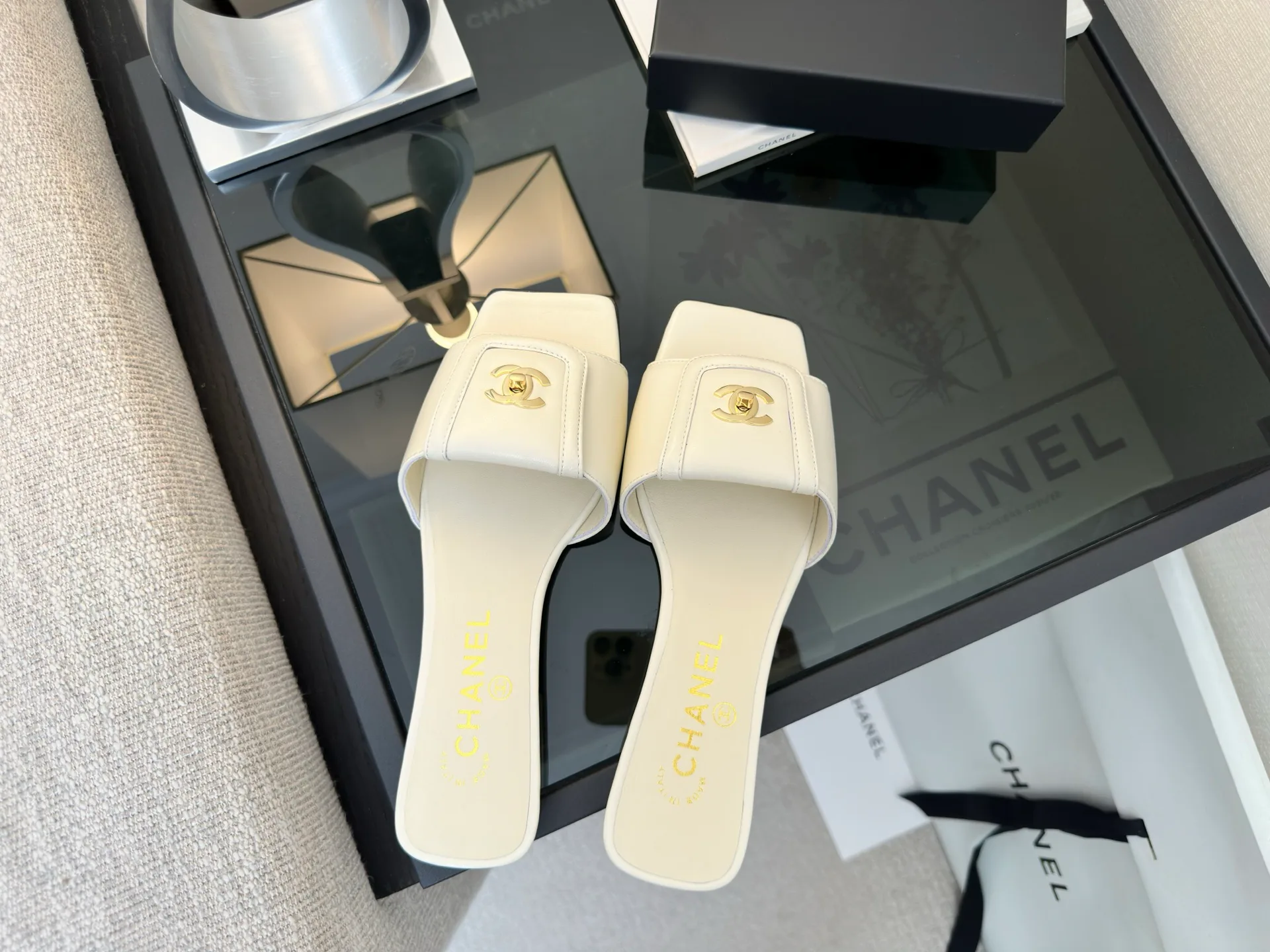 Обложки На Паспорт Chanel 11890846