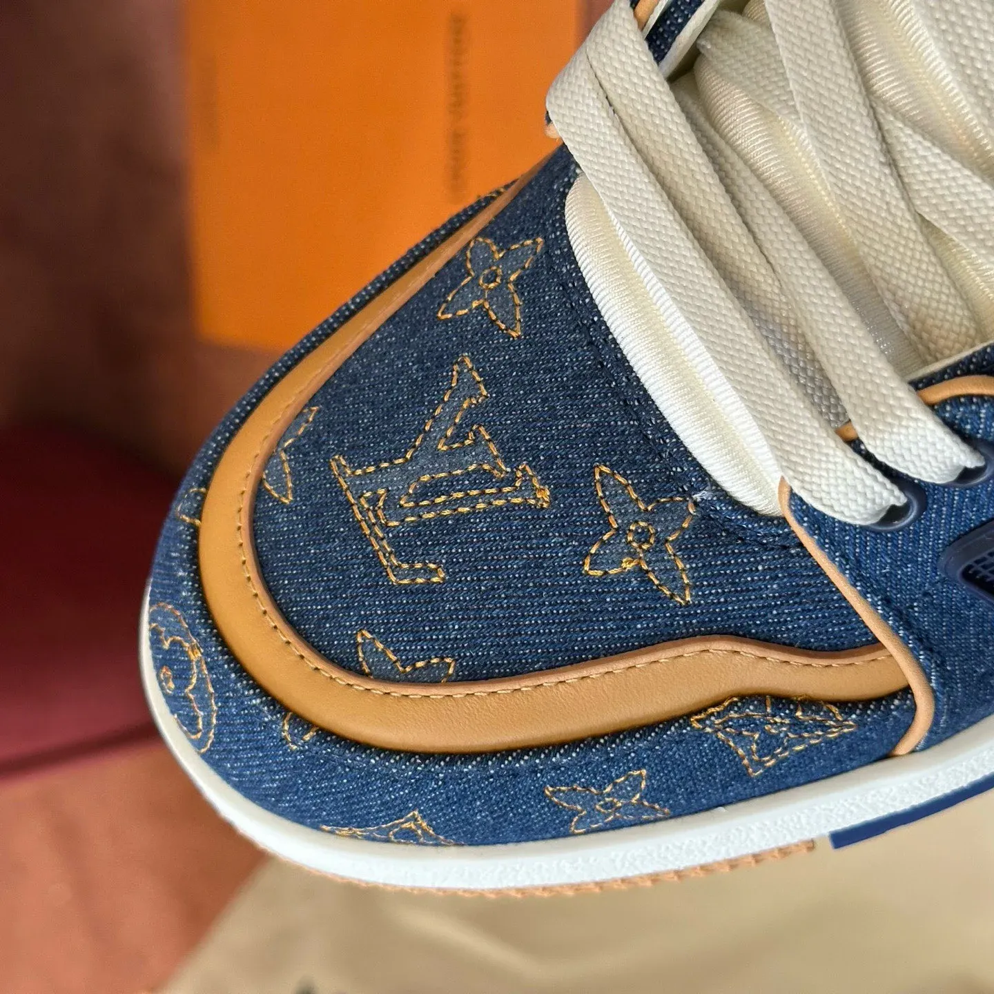 Кроссовки Женские Louis Vuitton 1180245