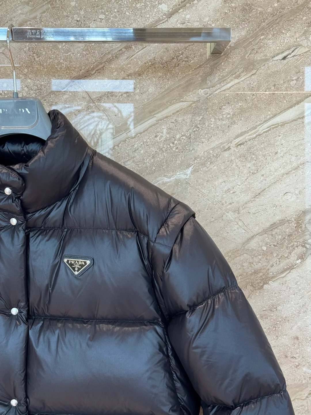 Куртки И Пуховики Женские Prada 17960305
