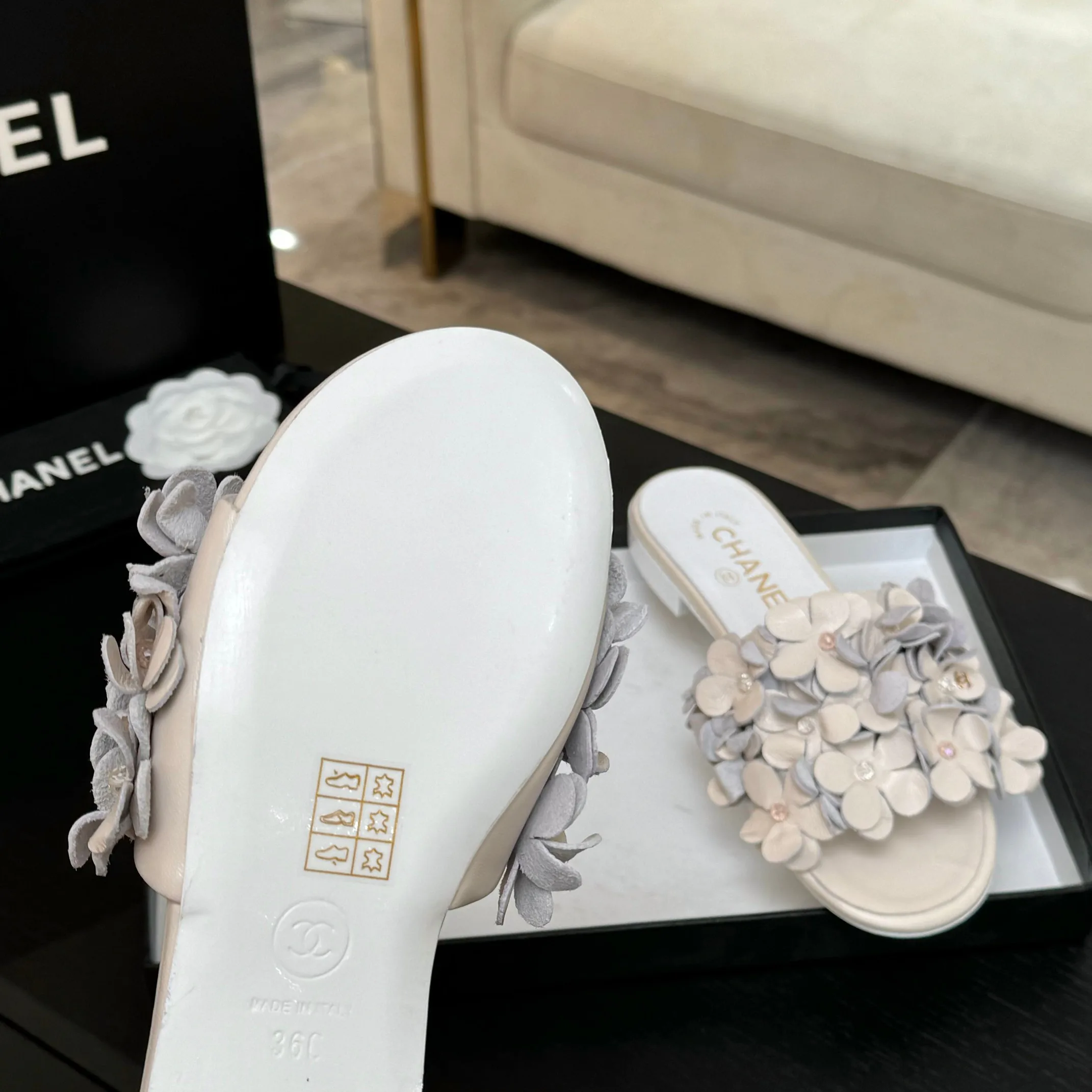 Шлепанцы Женские Chanel 14107