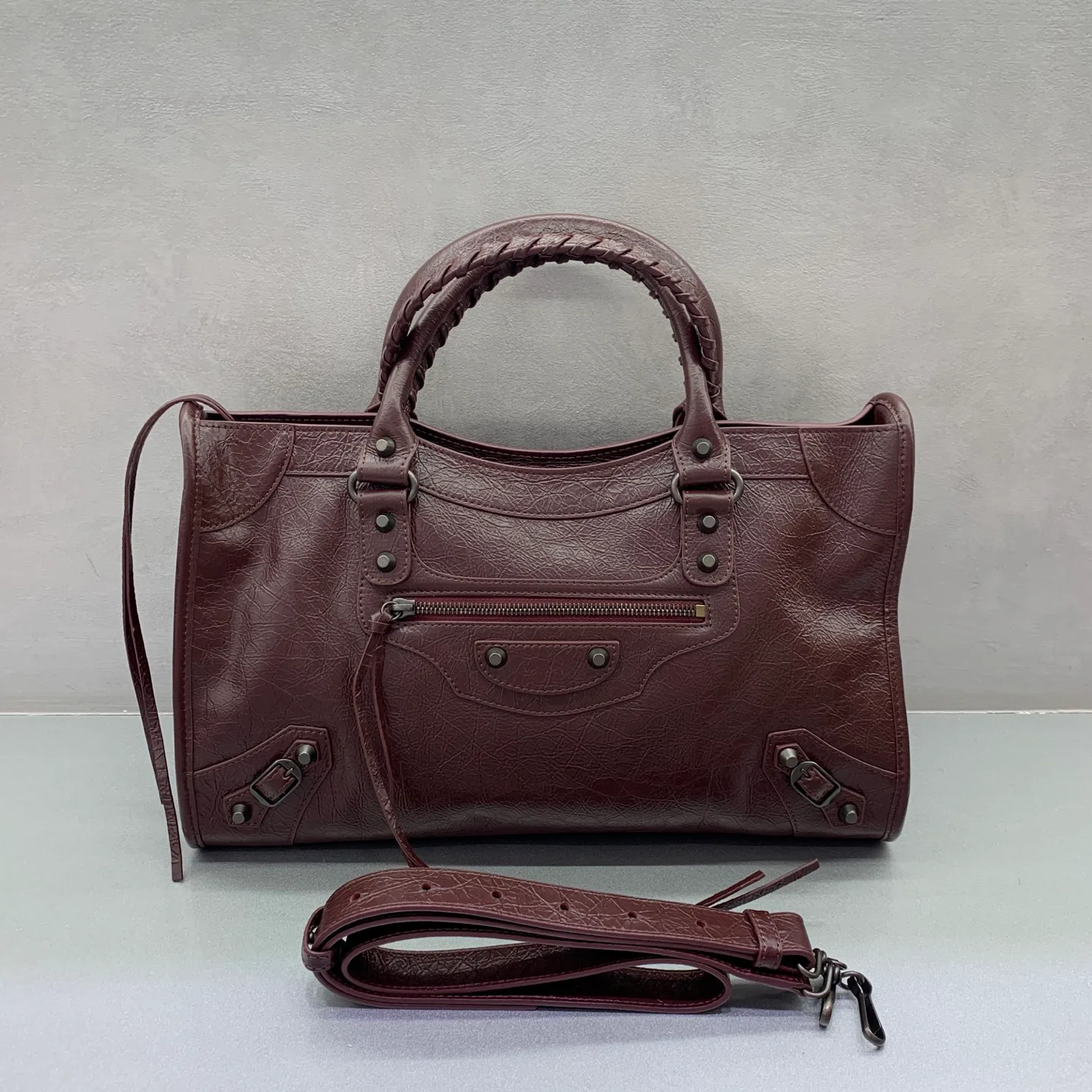 Классические Сумки Женские Balenciaga 18136157