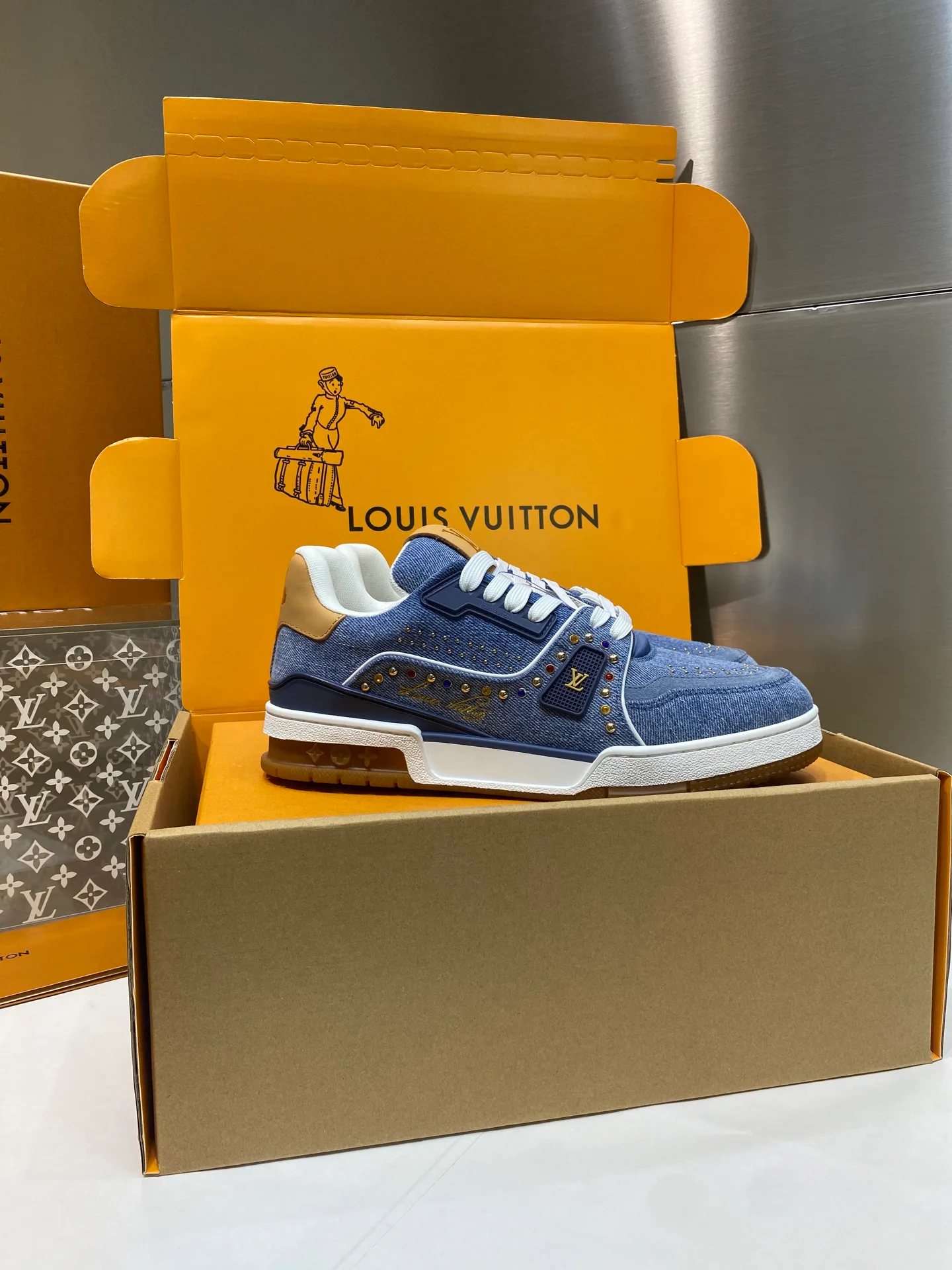 Кроссовки Женские Louis Vuitton 17969006