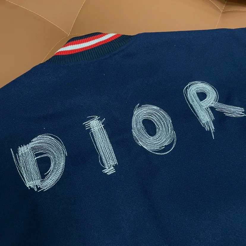 Куртки И Пуховики Женские Christian Dior 212669