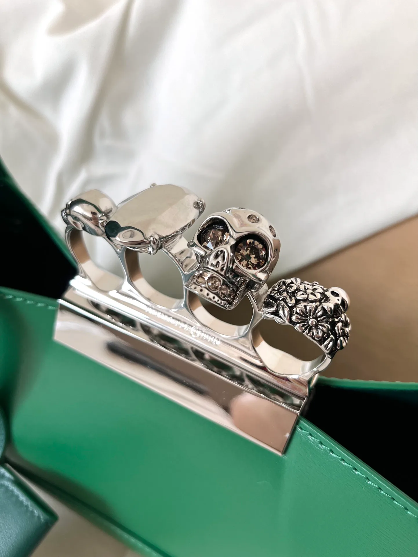 Сумки На Ремне Женские Alexander Mcqueen 11472527