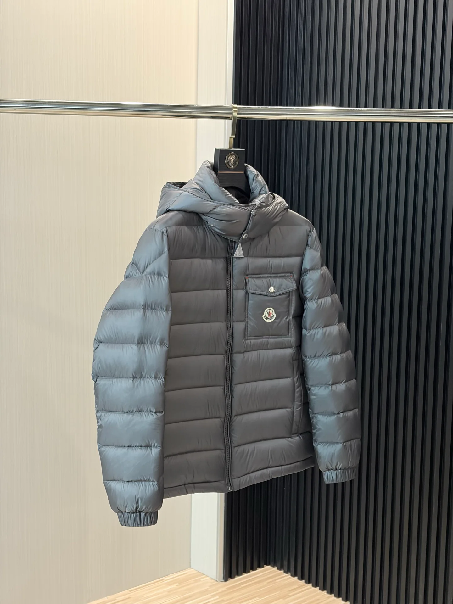 Куртки И Пуховики Женские Moncler 18391740