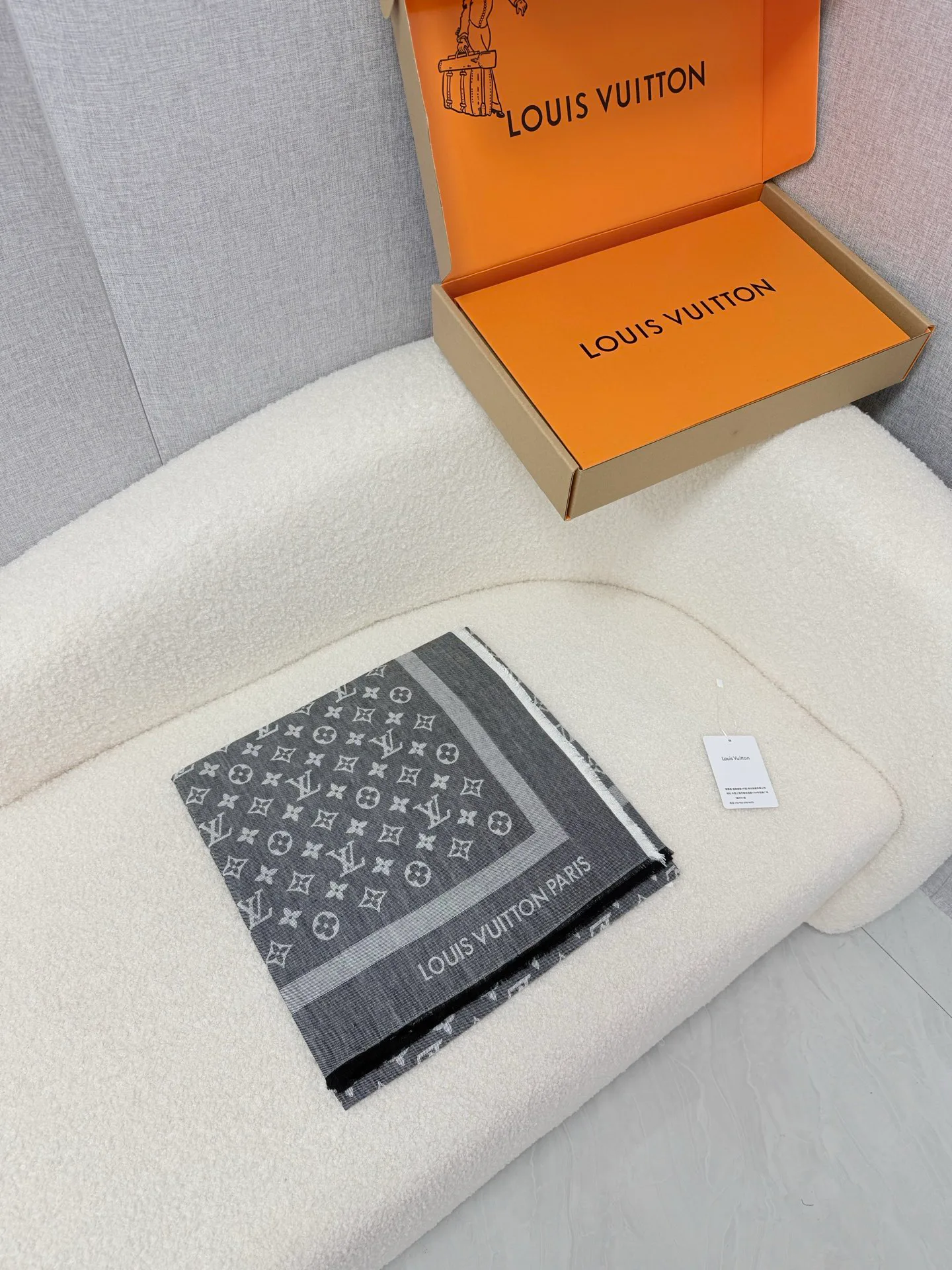 Шарфы Louis Vuitton 18003377