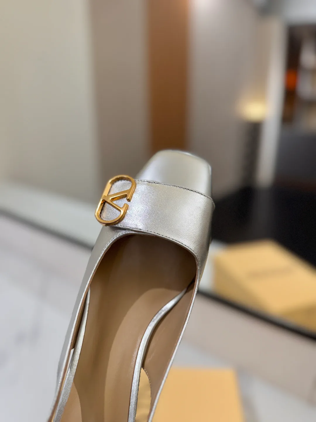 Босоножки Женские Valentino 18134901
