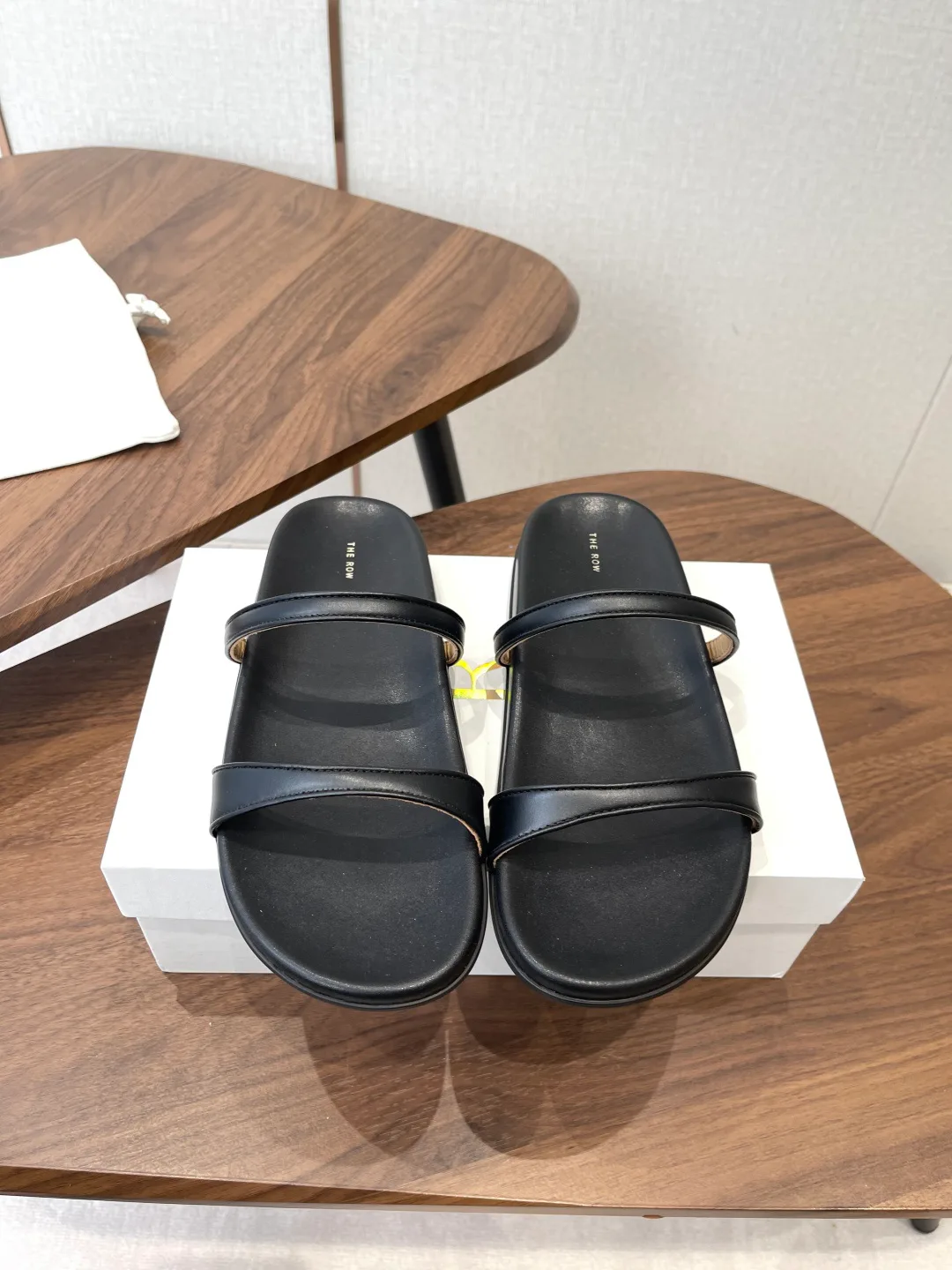 Шлепанцы Женские The Row 13075681