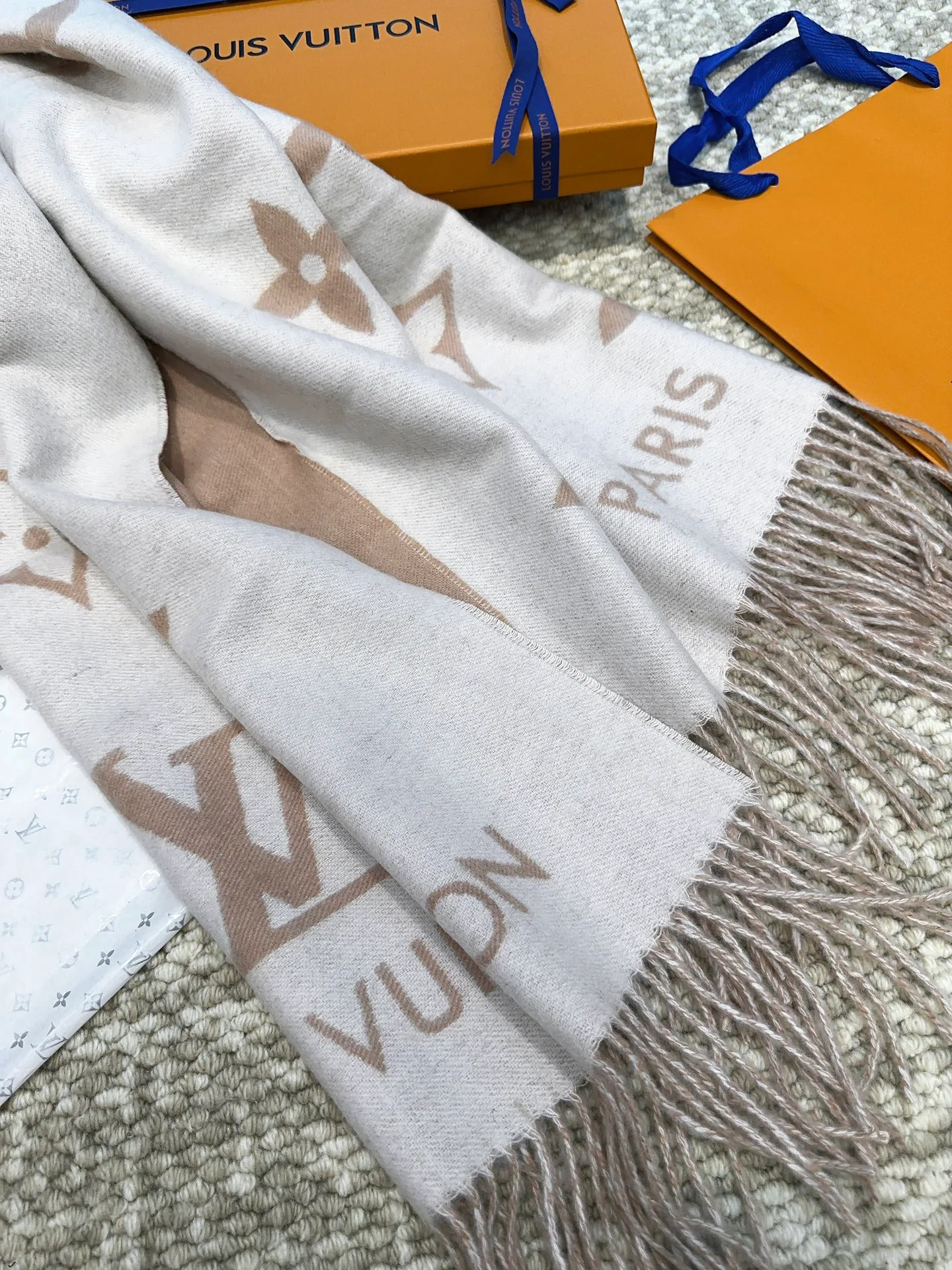 Шарфы Louis Vuitton 1214782