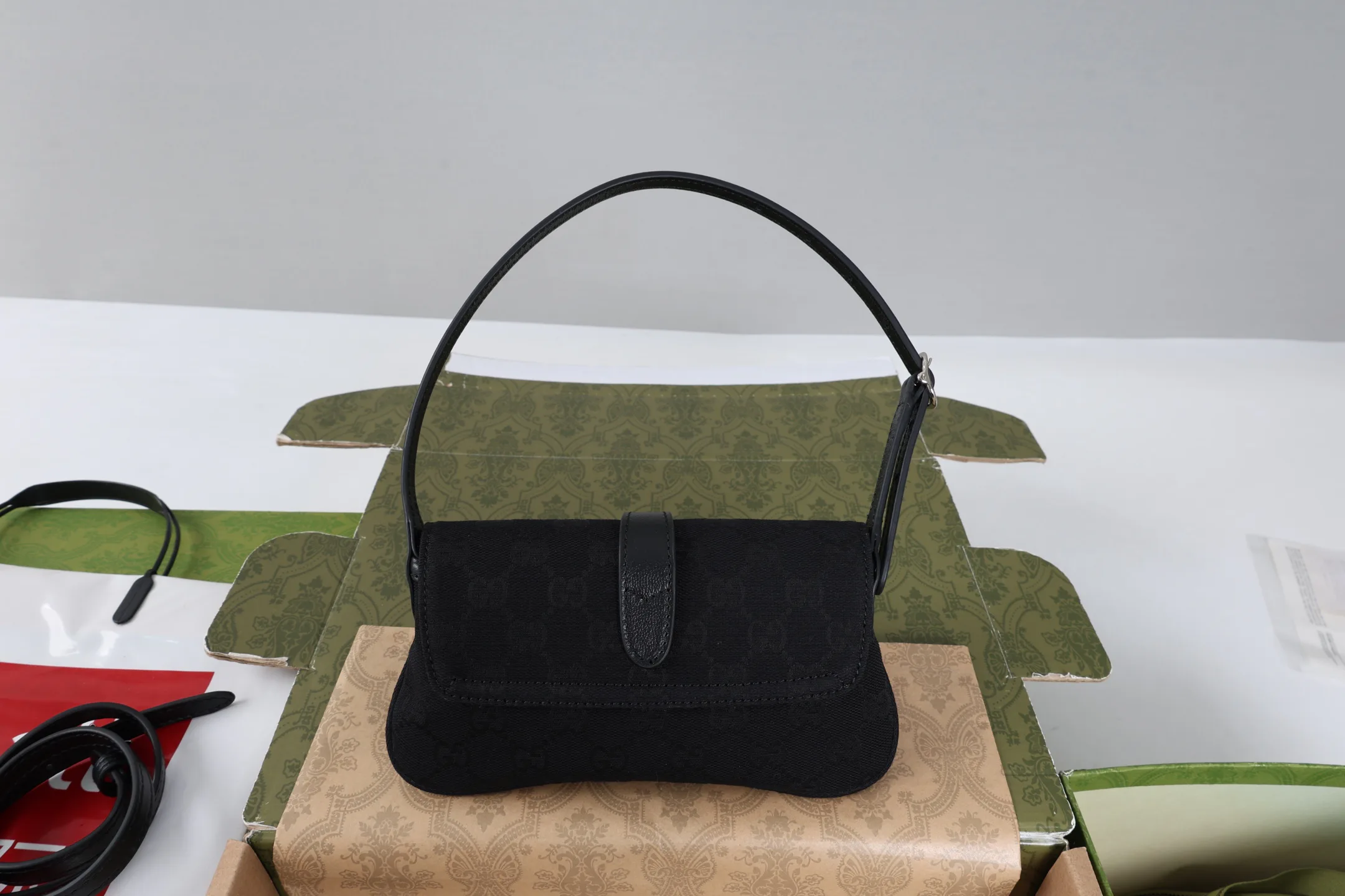 Классические Сумки Женские Gucci 11762196