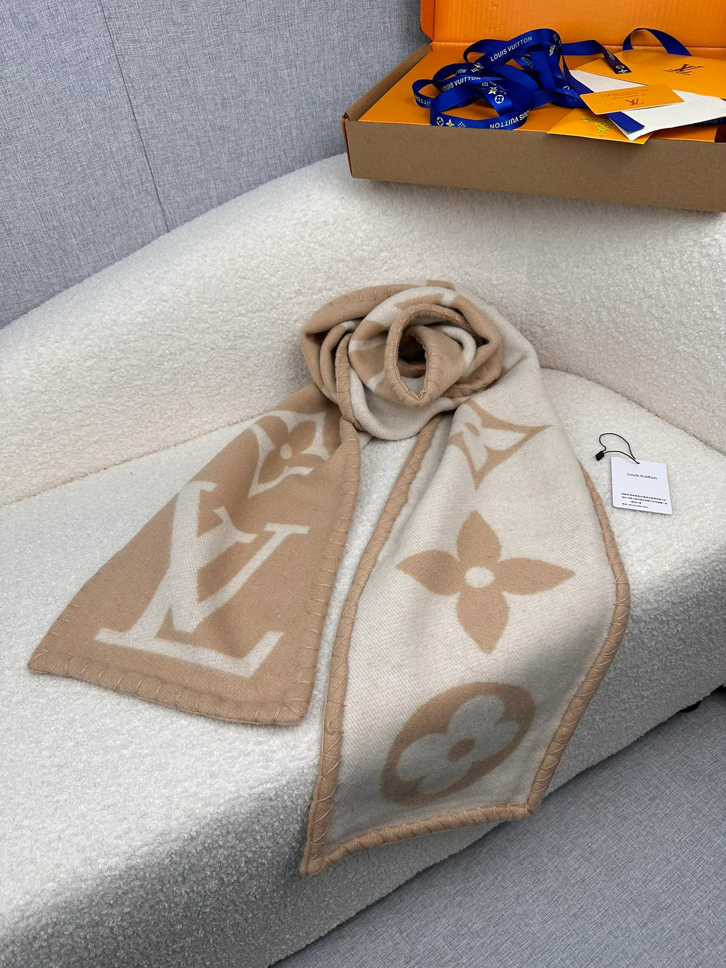 Шарфы Louis Vuitton 262359