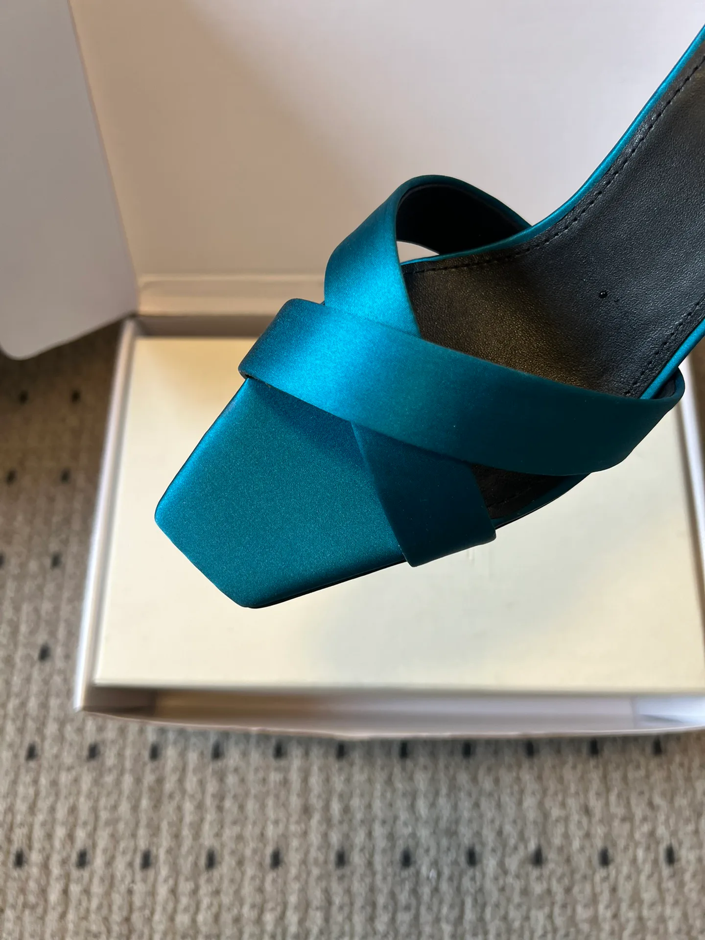 Босоножки Женские Saint Laurent 10835534