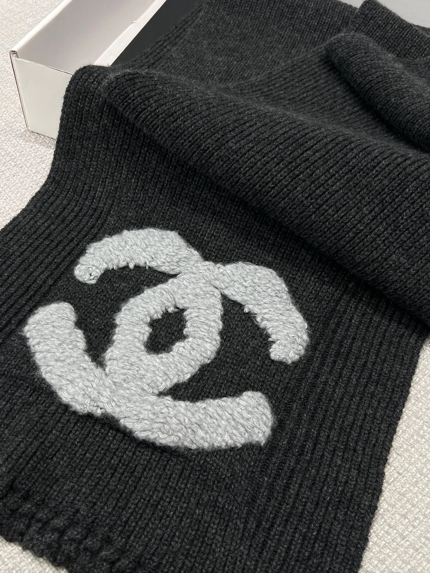 Шарфы Chanel 17913679