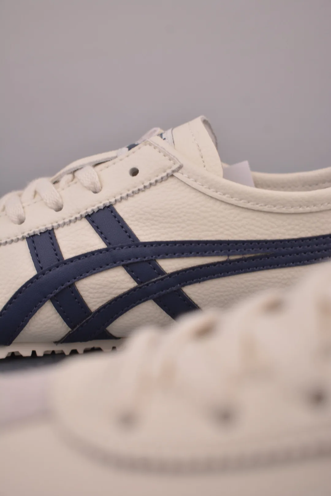 Кроссовки Женские Asics 18562052