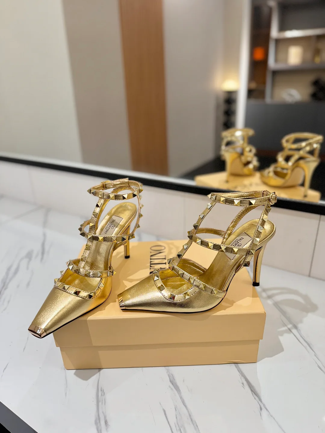 Босоножки Женские Valentino 17366650
