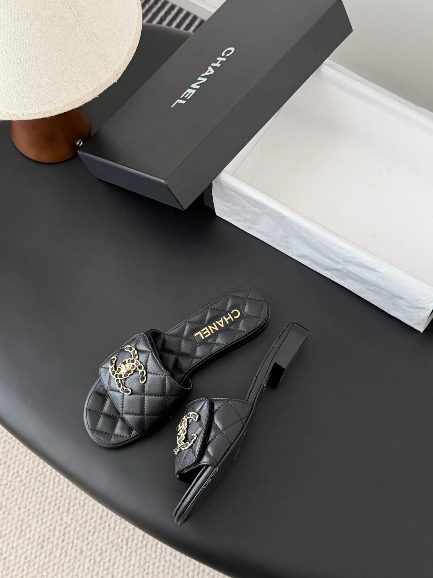 Шлепанцы Женские Chanel 11157368
