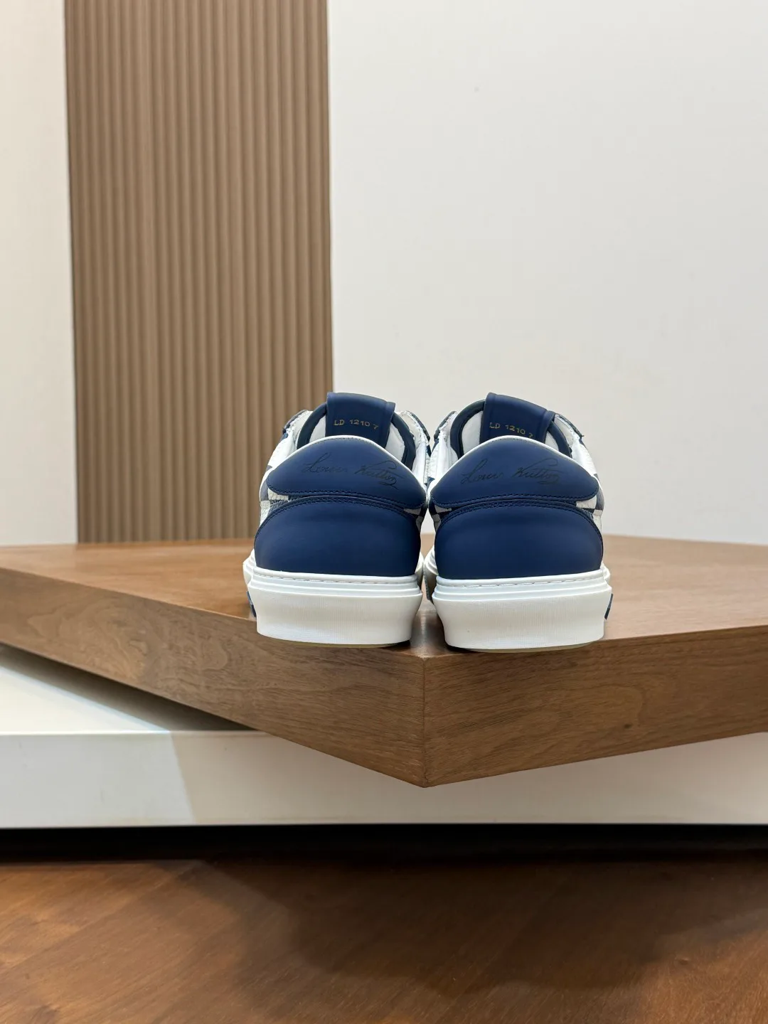 Кроссовки Мужские Louis Vuitton 17447613