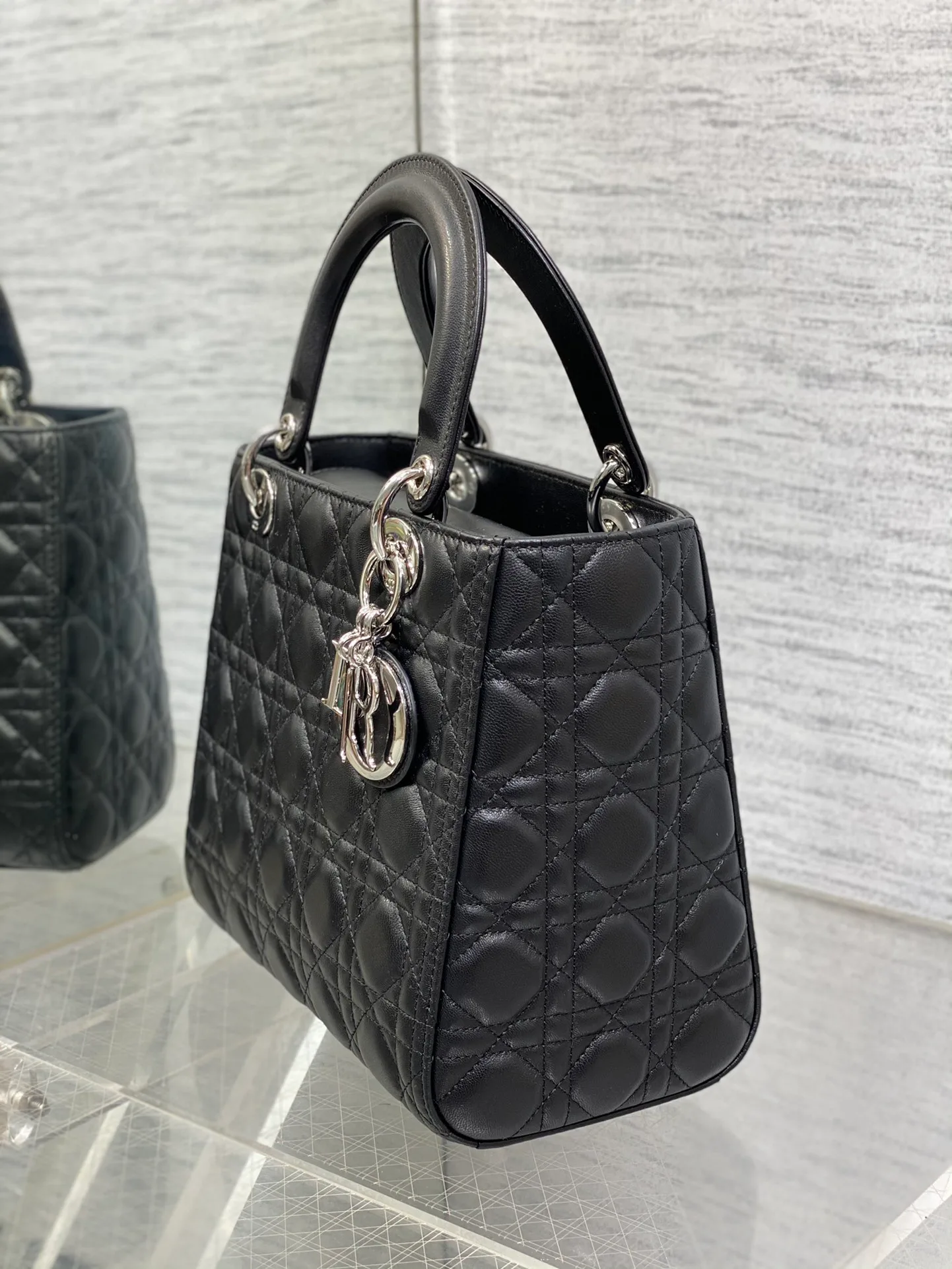 Классические Сумки Женские Christian Dior 11685136