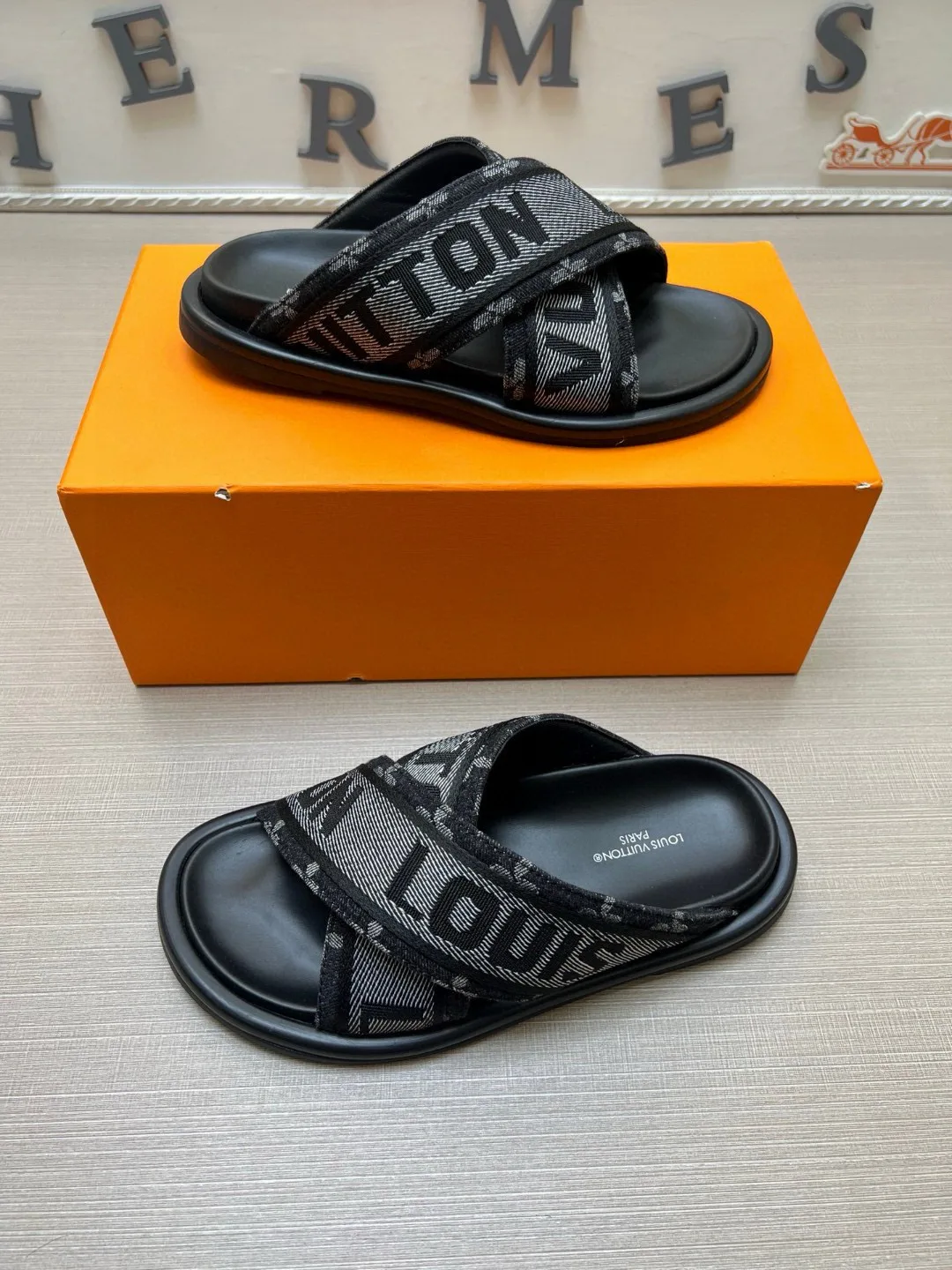 Шлепанцы Женские Louis Vuitton 9801546