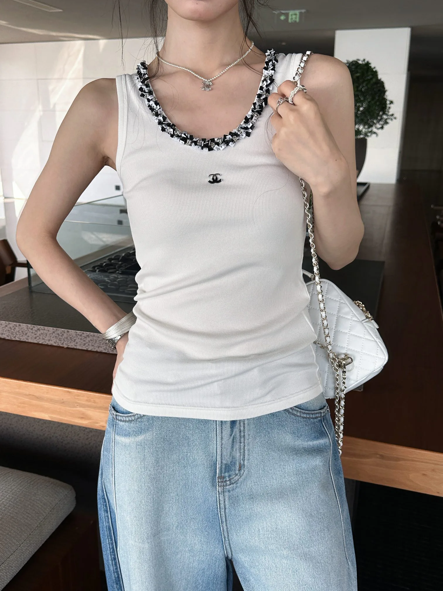 Жилеты Женские Chanel 11266895