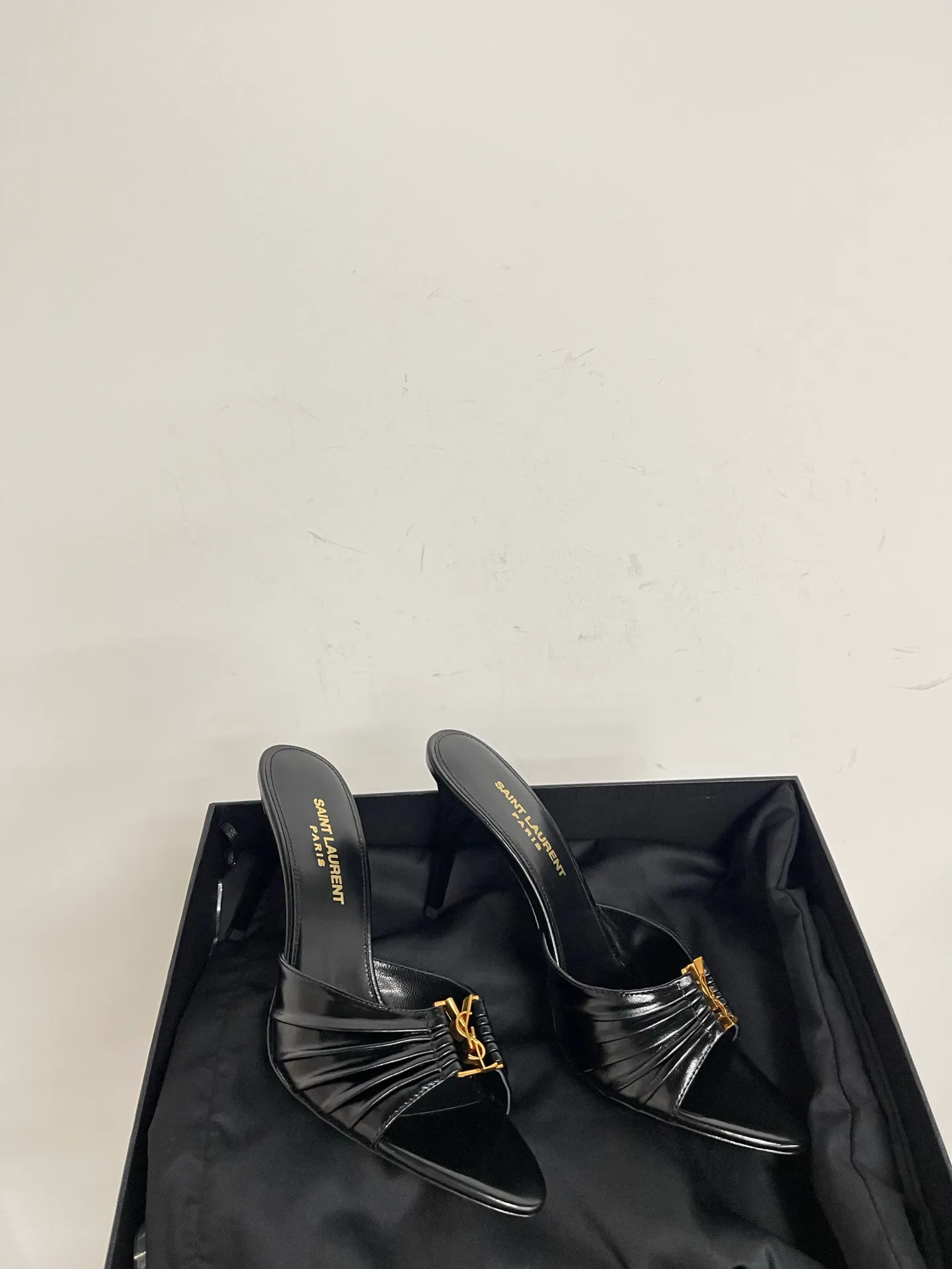 Босоножки Женские Saint Laurent 10009089