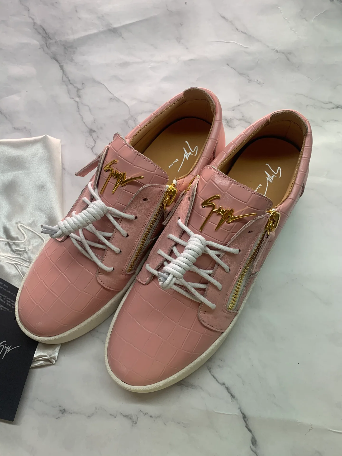 Кроссовки Женские Giuseppe Zanotti 17955599