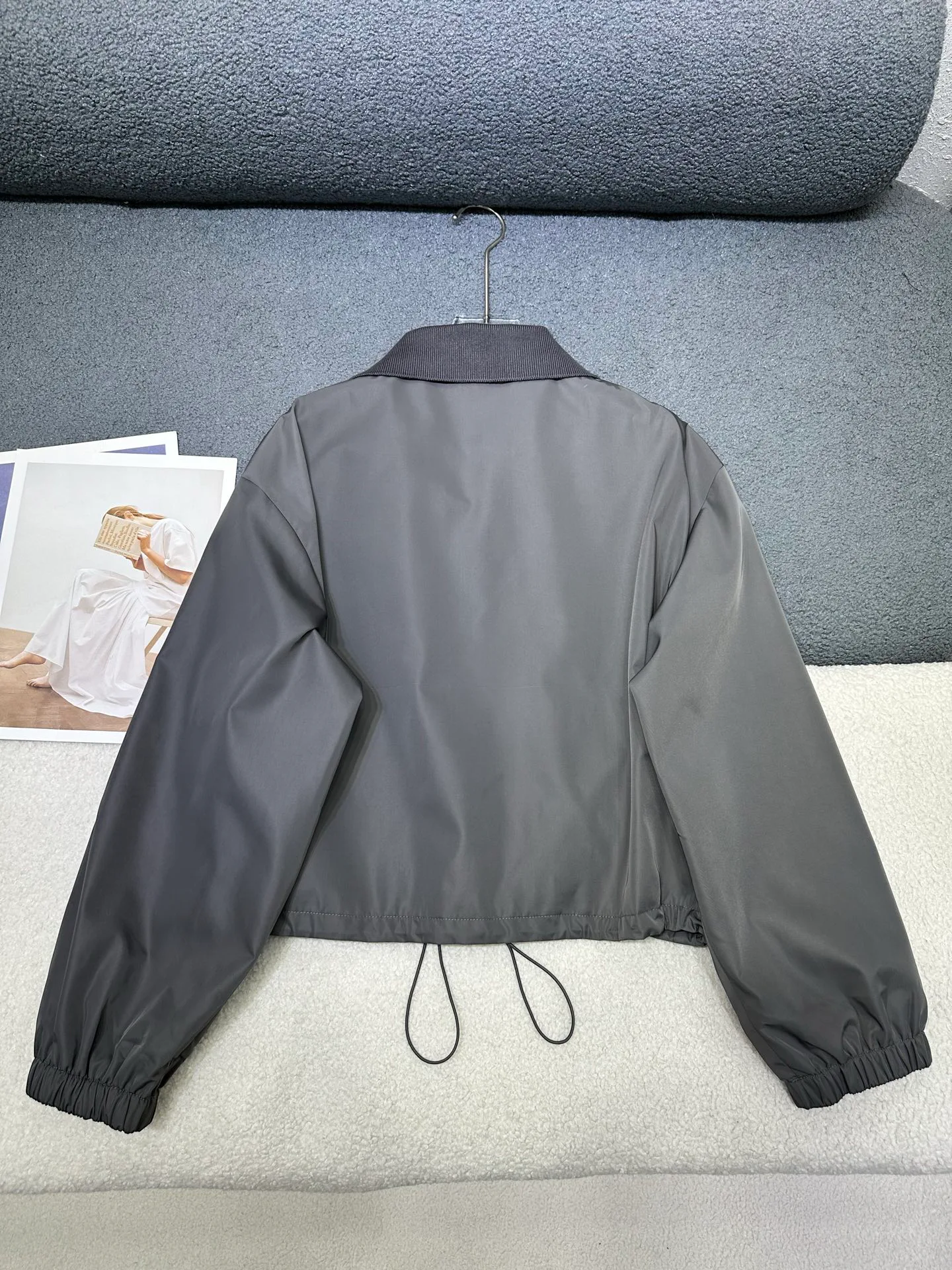 Куртки И Пуховики Женские Prada 18435756