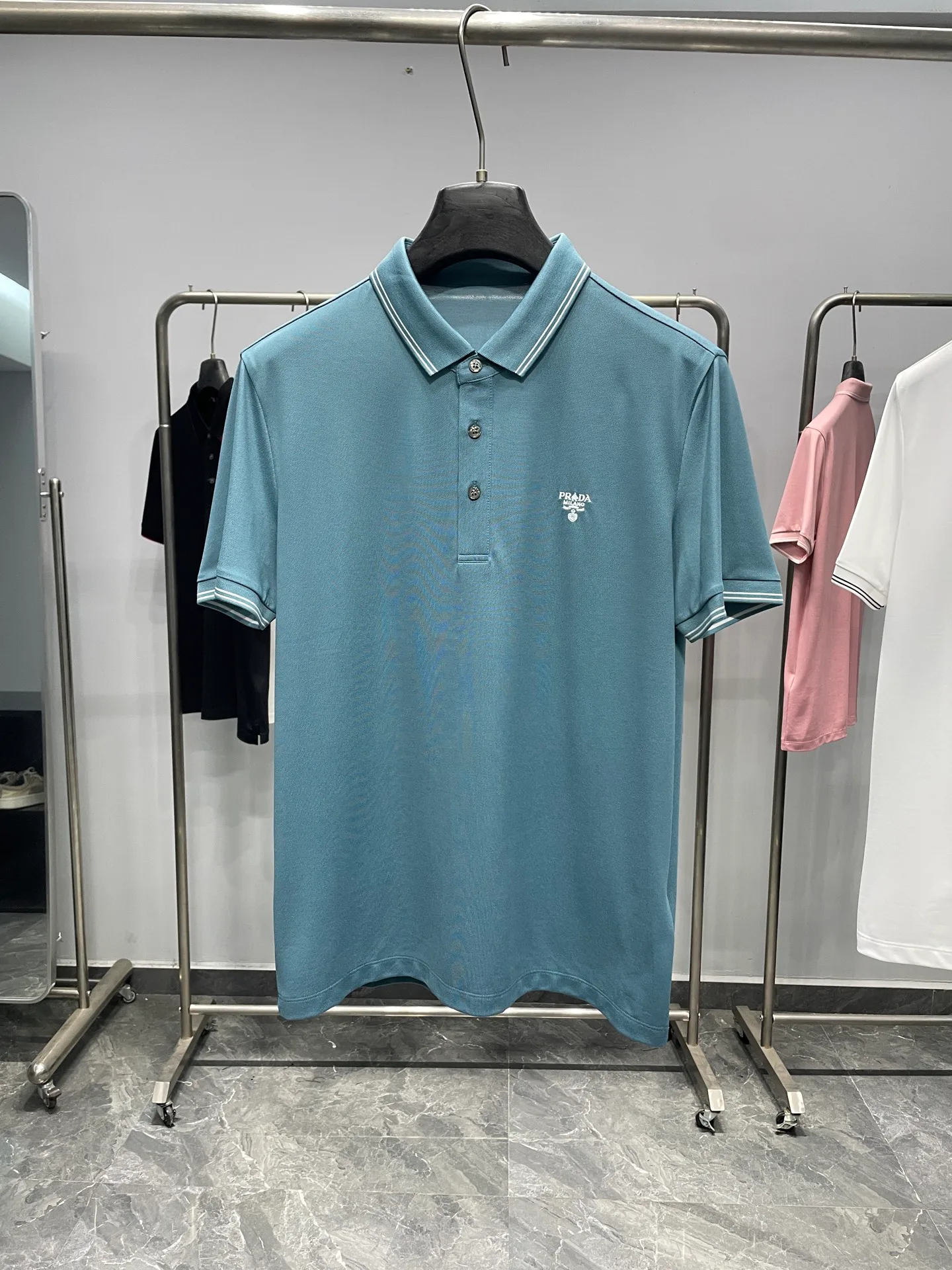 Рубашки Мужские Prada 17371139