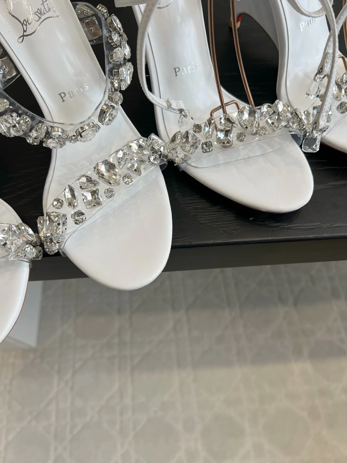 Босоножки Женские Christian Louboutin 18614258