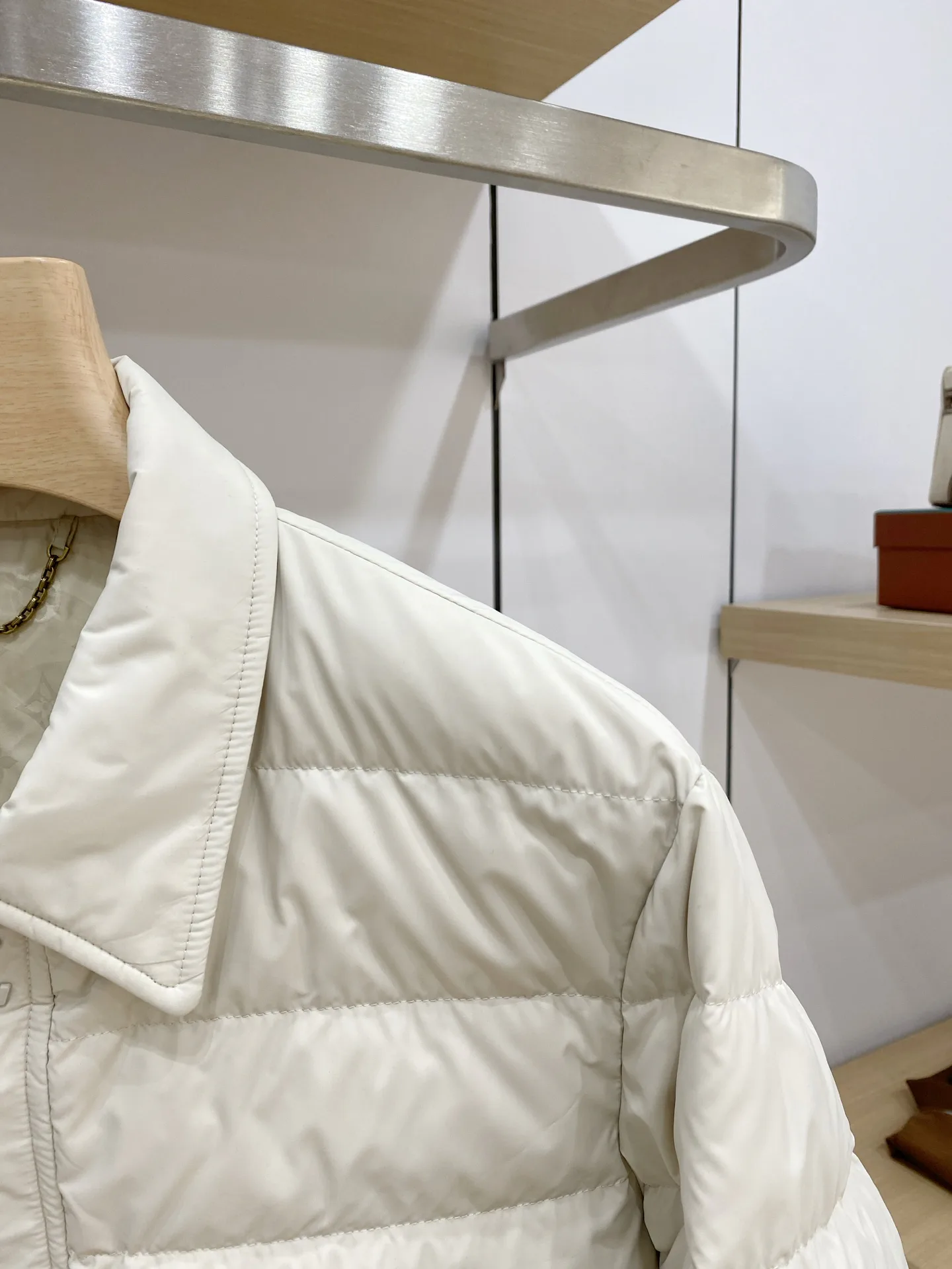 Куртки И Пуховики Женские Louis Vuitton 18284790