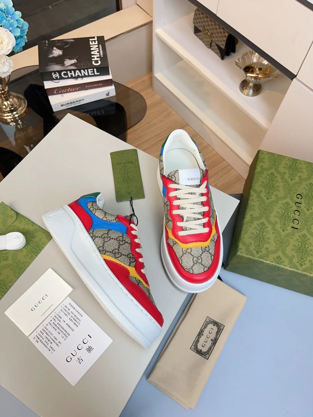 Кроссовки Женские Gucci 18369620