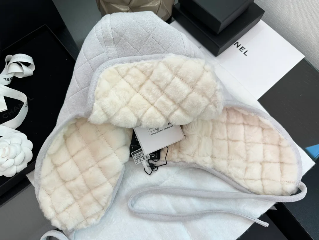 Головные Уборы Chanel 18347663