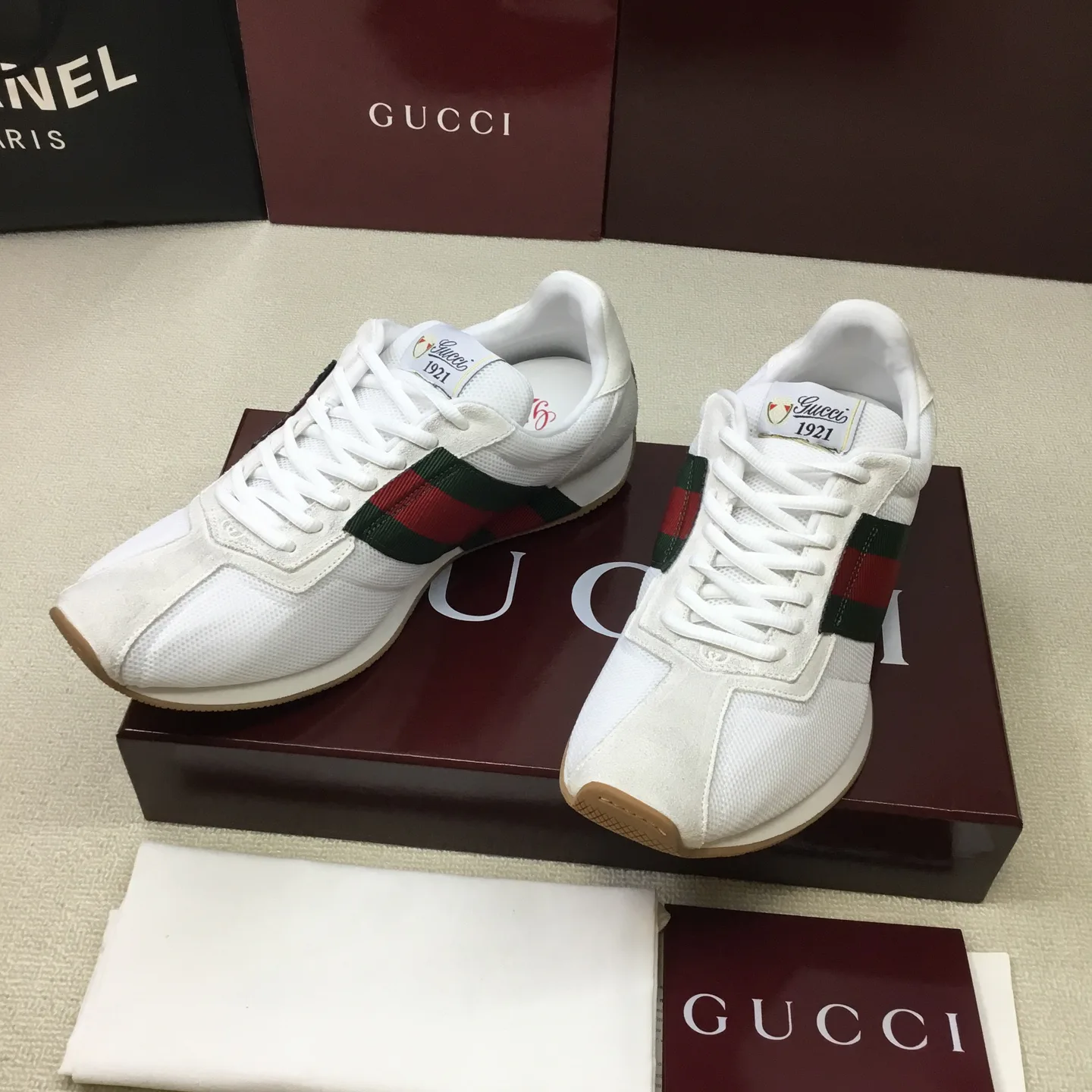 Кроссовки Женские Gucci 18773885
