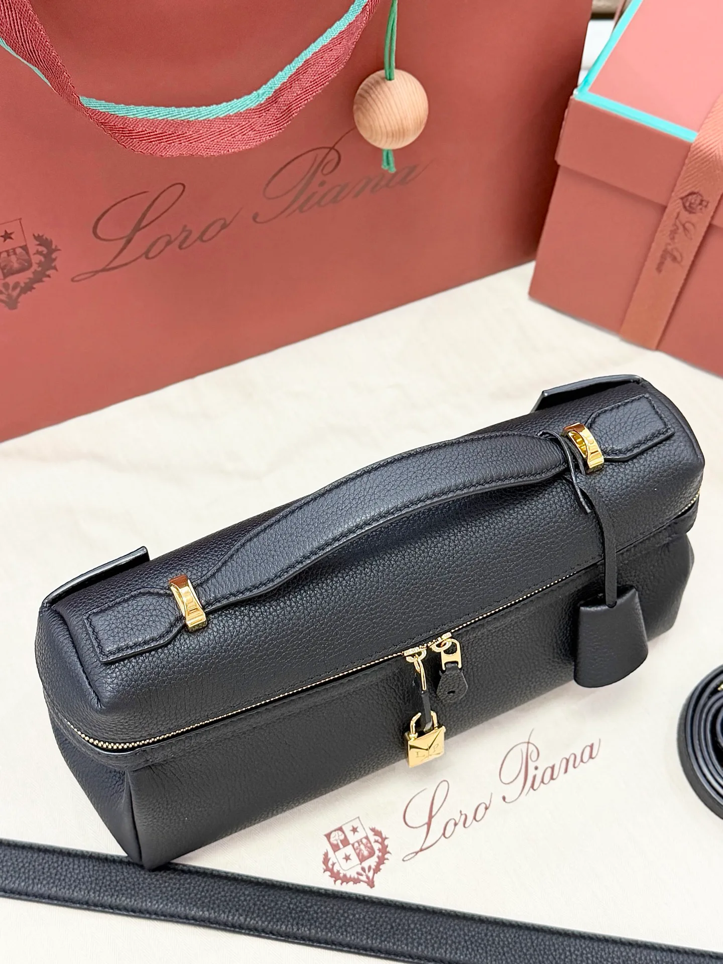 Классические Сумки Женские Loro Piana 17692346