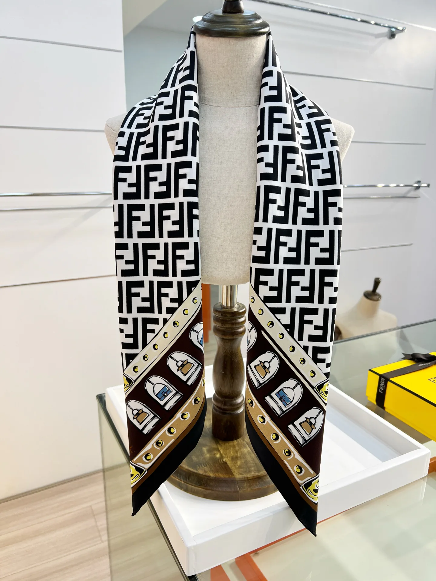 Шарфы Fendi 1883150