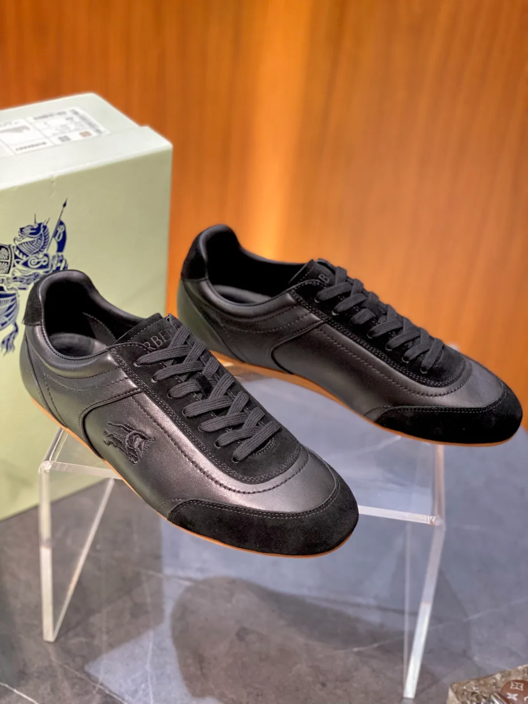 Кроссовки Мужские Burberry 18119380