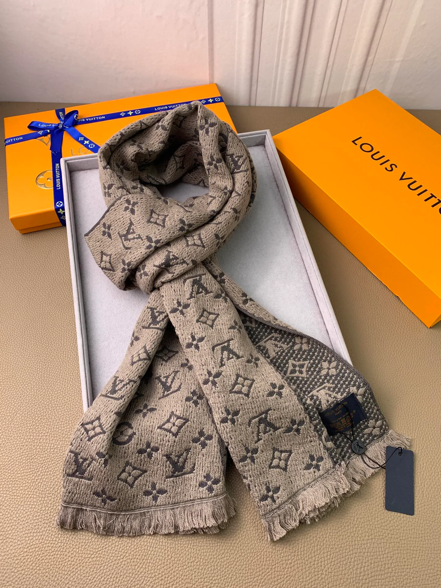 Шарфы Louis Vuitton 18525766