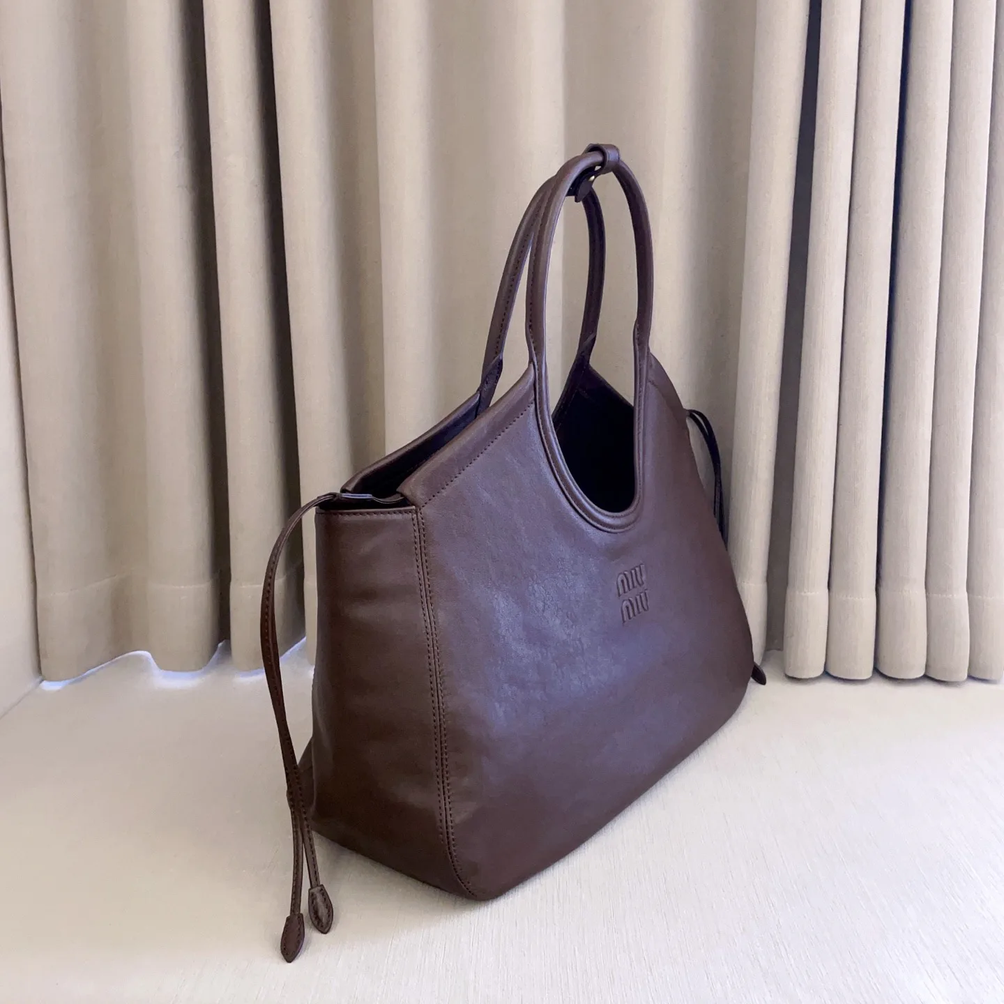 Классические Сумки Женские Miu Miu 18248082
