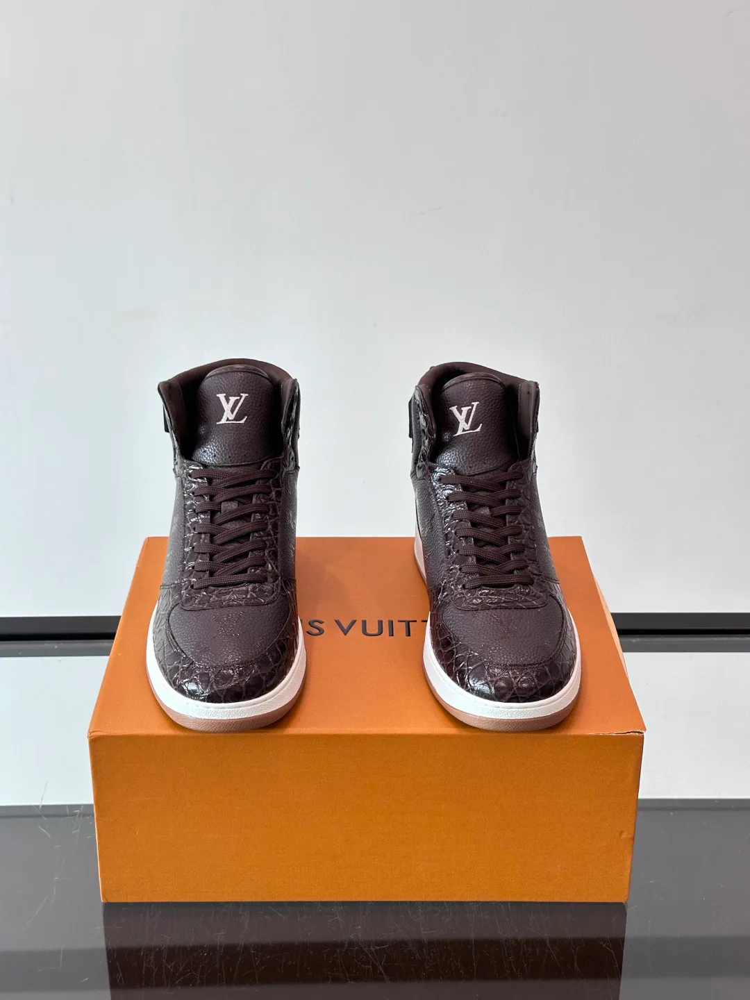 Кроссовки Мужские Louis Vuitton 18400596