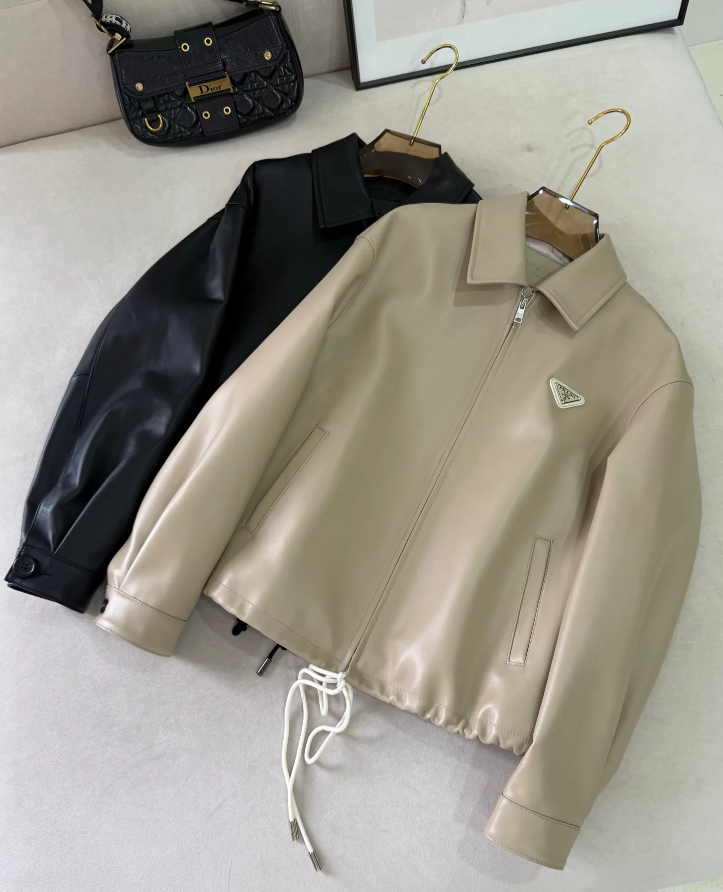 Кожаные Куртки И Дублёнки Женские Prada 18612317