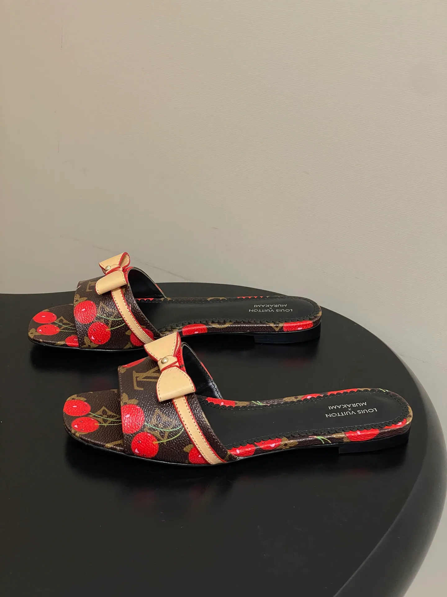 Шлепанцы Женские Louis Vuitton 3361685