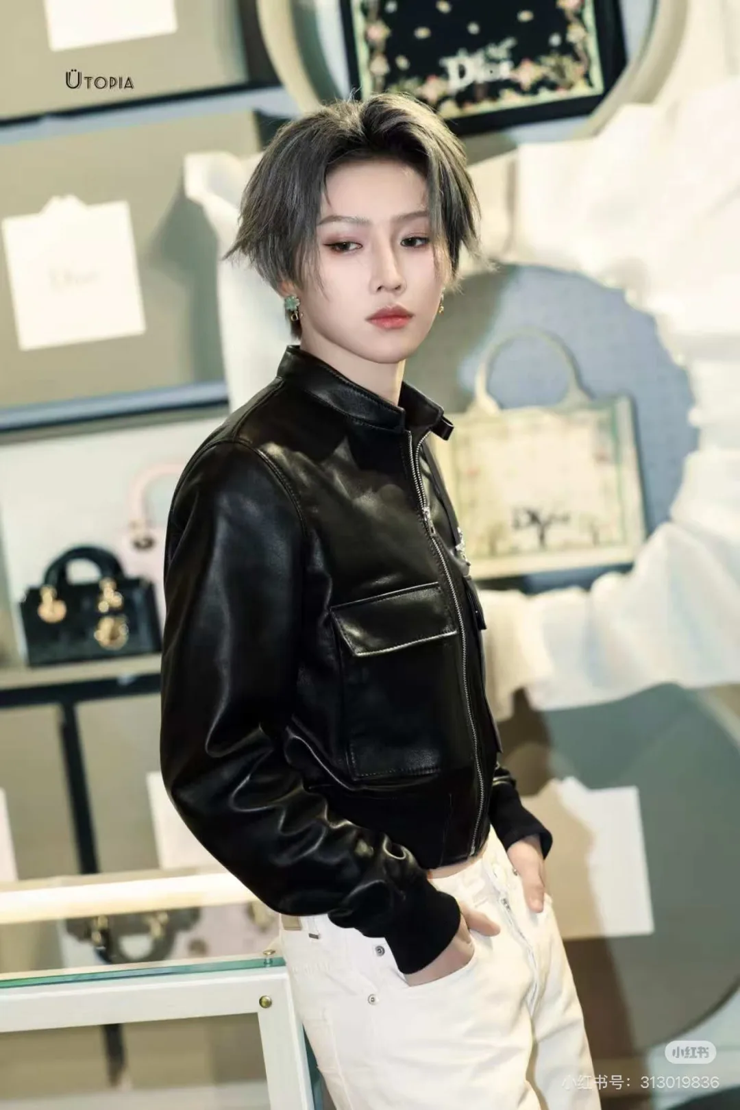 Кожаные Куртки И Дублёнки Женские Christian Dior 11683665