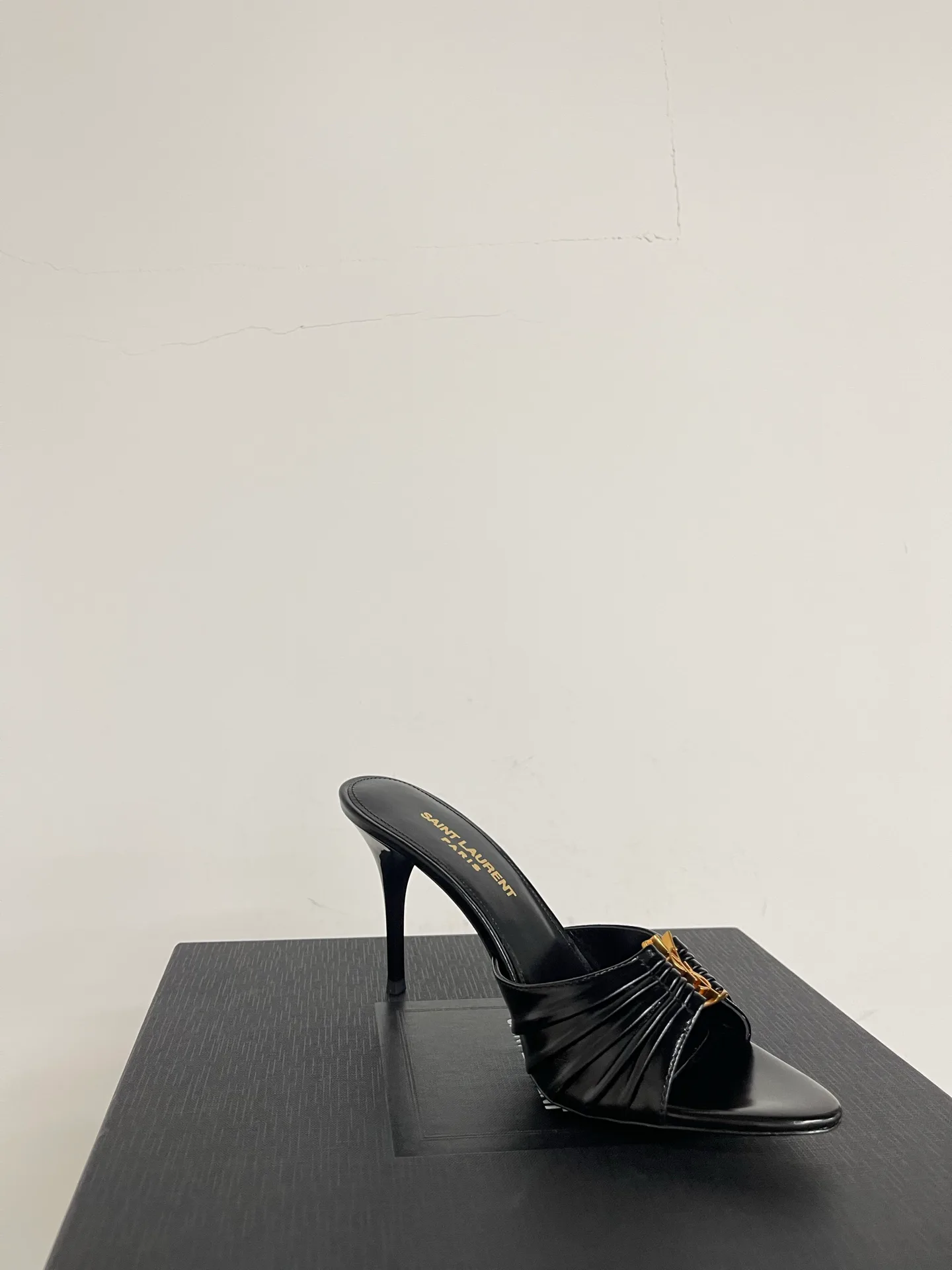 Босоножки Женские Saint Laurent 10009089